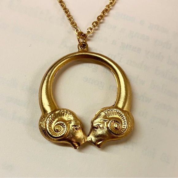 Double ram's head pendant necklace gold tone. Contemporary revival - Picture 1 of 3